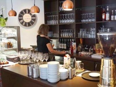 Rolas Bistro & Café